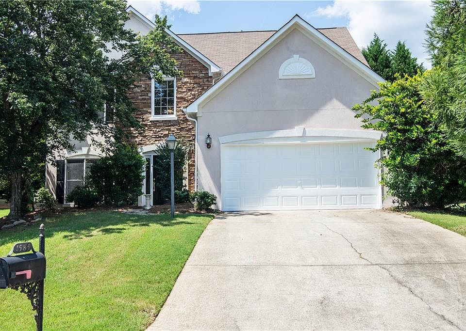 1st image of 1585 Derrybrooke Walk SE