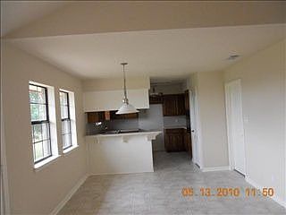 4th image of 206 Live Oak Dr