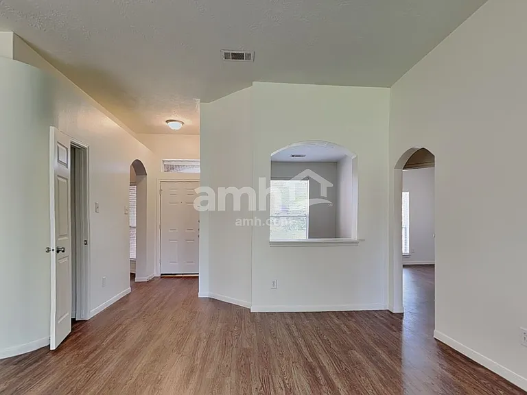 9710 Sundew Dr — Photo 7