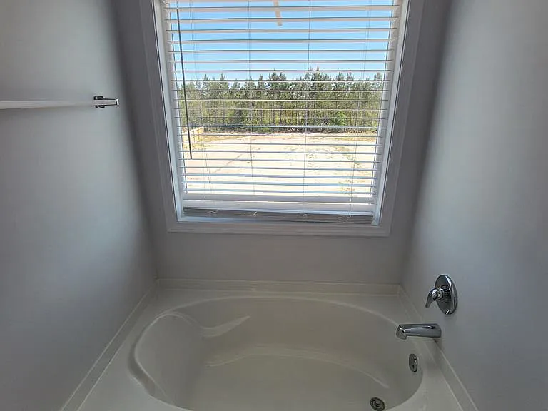 2722 Arnold Dr SE — Photo 18