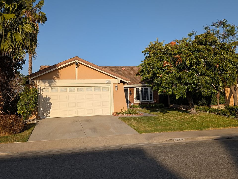 Street View, front of house