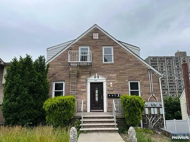 1014 Ponsi St #B — Photo 12