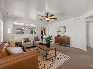 208 E Bluelark Ct, Meridian, ID 83642