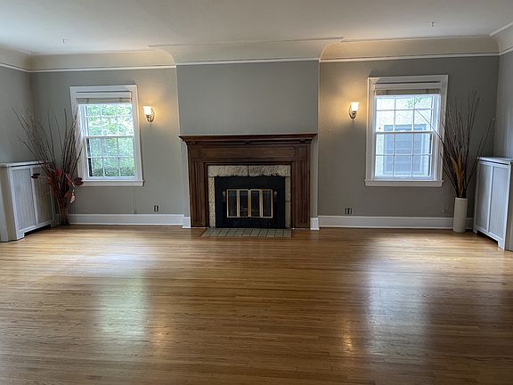 3rd image of 3542 Irving Ave S #3