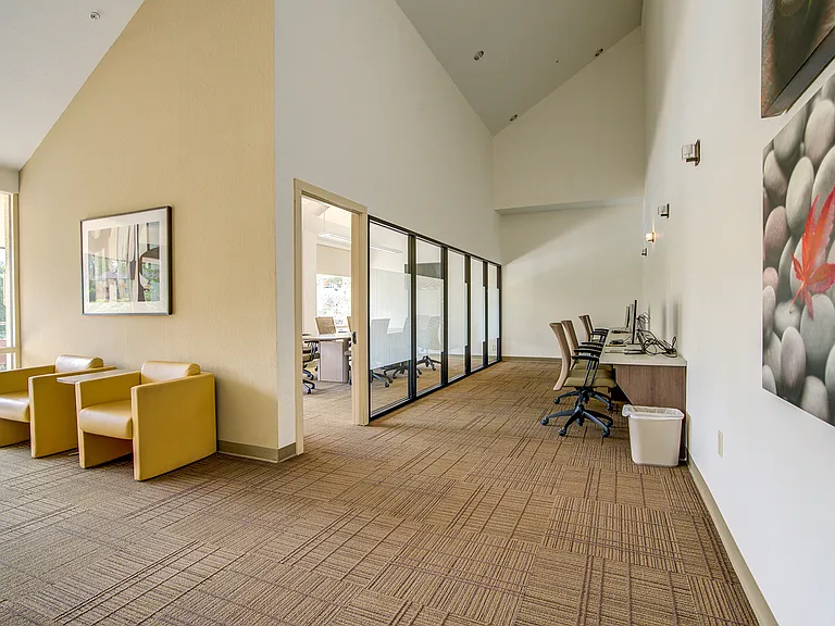 Americana Apartments — Photo 19