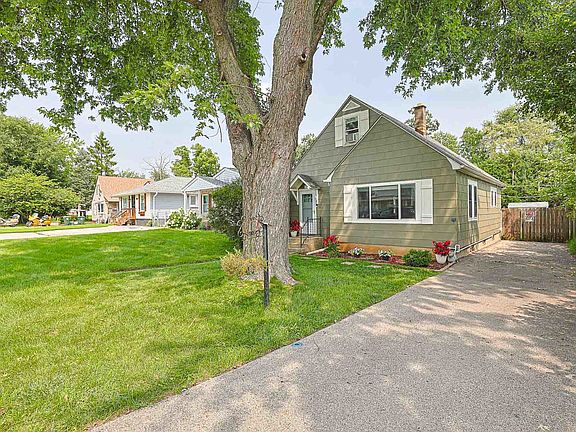 2nd image of 1429 Ridgeway Ave