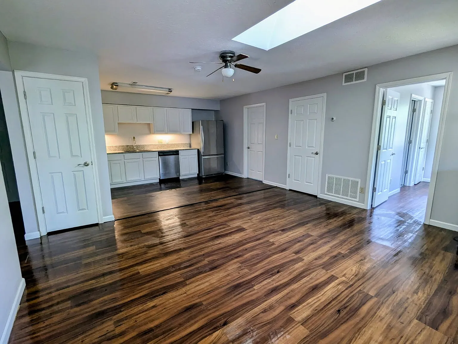 4 bed, 1175 sqft, $2,860 — Photo 2