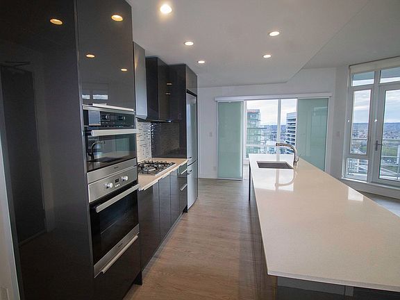 2nd image of 1283 Howe St #4104