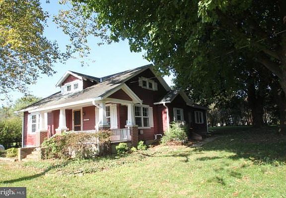 4th image of 2724 Old Westminster Pike