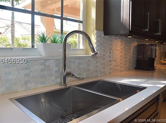 3rd image of 1520 Blue Jay Cir