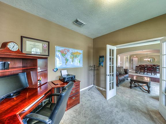 5th image of 2907 Green Forest Ln