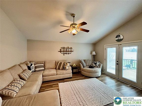 5th image of 1331 Barrington Dr