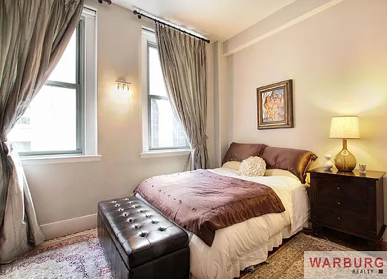 Sold by Warburg | media 10