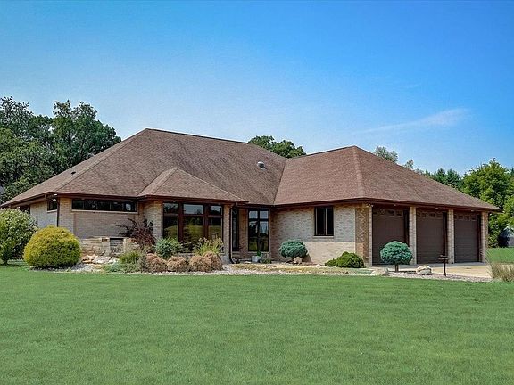 2nd image of 4906 E Chardonnay Dr