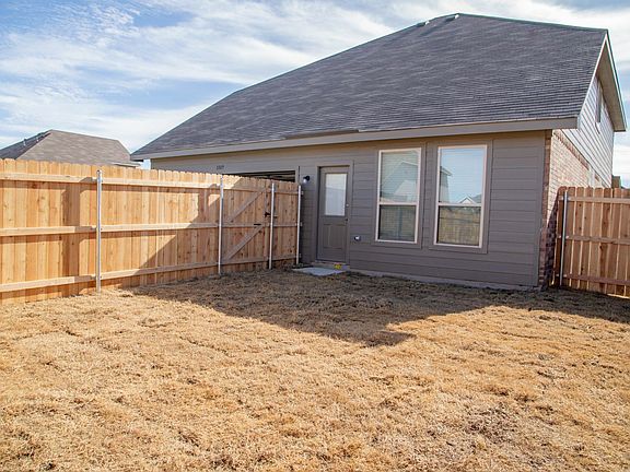 4th image of 1809 Jasmine Dr