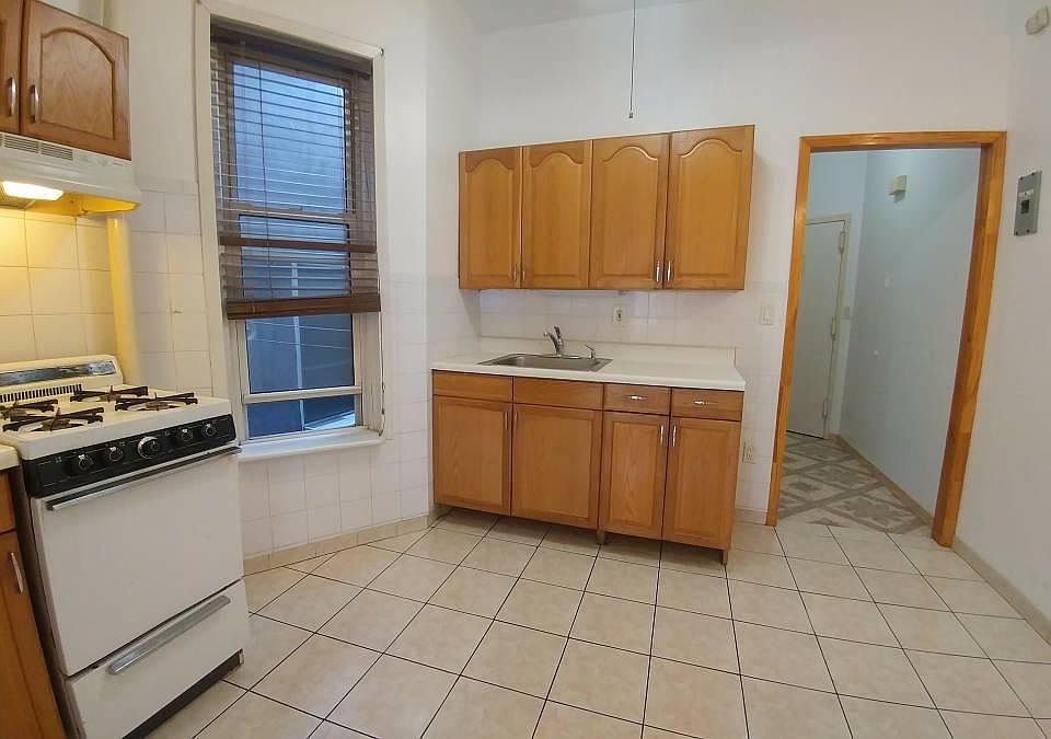 1st image of 719 5th Ave APT 3