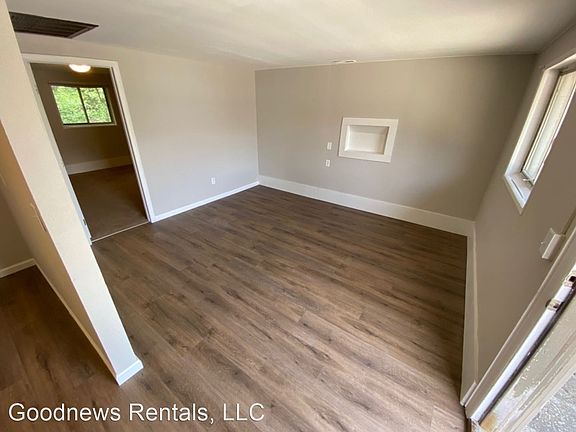 2nd image of 1116 Holloway St