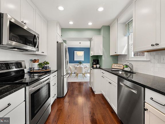 3rd image of 9078 Brook Ford Rd