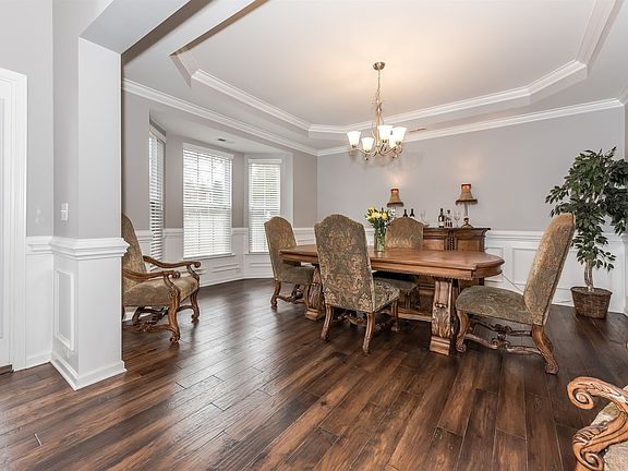 5th image of 5007 Helena Park Ln