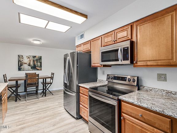 5th image of 13820 N SAHARA Drive
