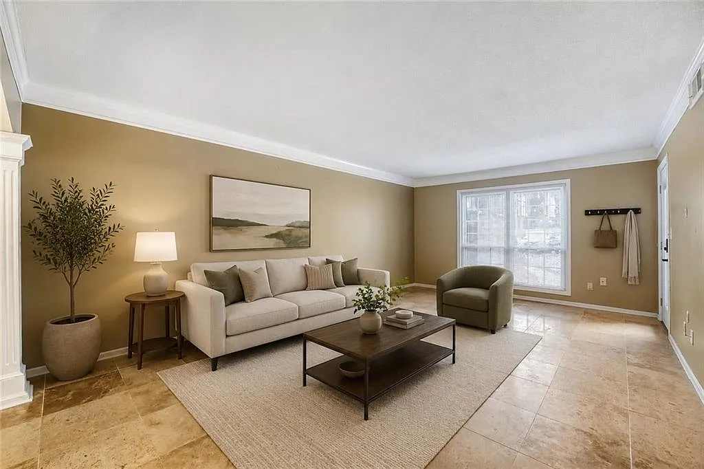 3 bed, 2.0 bath, 1469 sqft, $2,200 — Photo 1