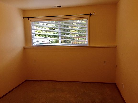5th image of 16230 NE 95th Ct