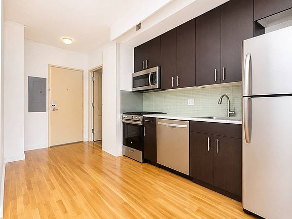 4th image of 192 Noll St #2E