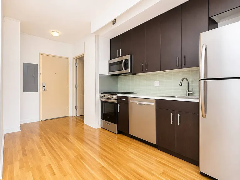 192 Noll St #2E — Photo 4