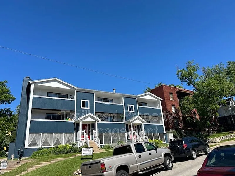 2 bed, 1.0 bath, 800 sqft, $1,245 — Photo 4