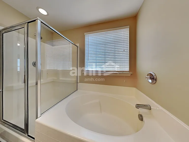 1056 Whitlow Blvd — Photo 14