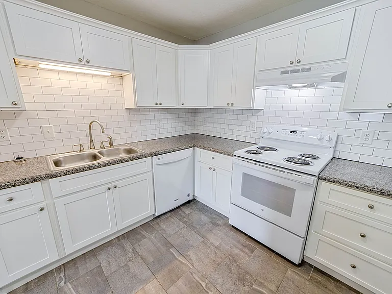 Autumn Ridge Apartment Community — Photo 62