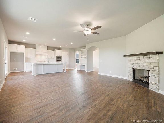 4th image of 6416 S 311 East Ave