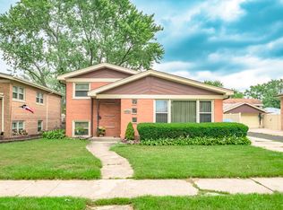 5525 W 99th St, Oak Lawn, IL