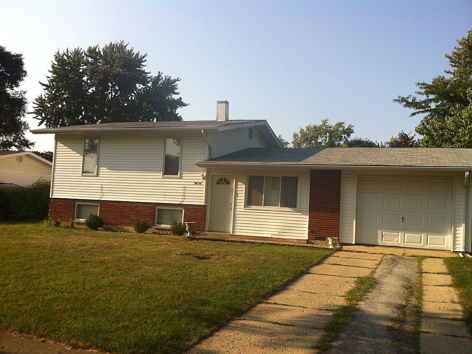 1st image of 9436 W Willow Ln