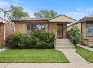 8817 S Ridgeland Ave, Chicago, IL 60617