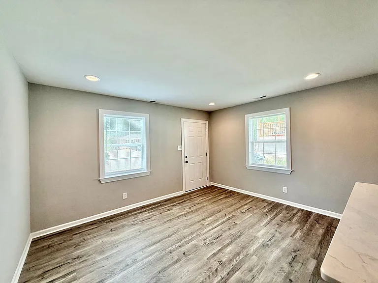 615 Burlington Ave 2 UNITS — Photo 6