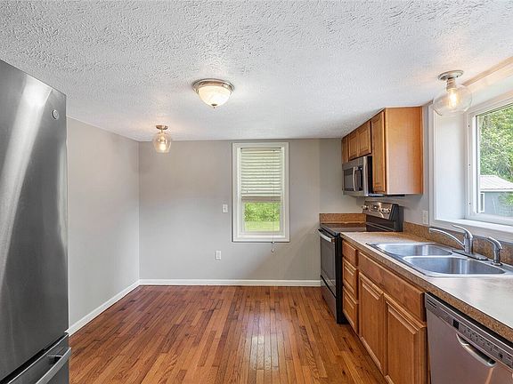 2nd image of 8048 Morgan Rd