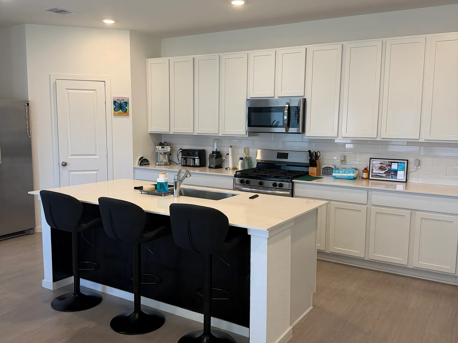 4 bed, 2793 sqft, $2,450 — Photo 3