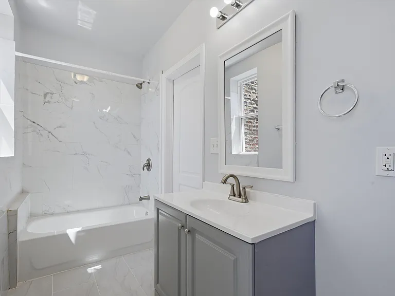 541 N Lawndale Ave #2 — Photo 10
