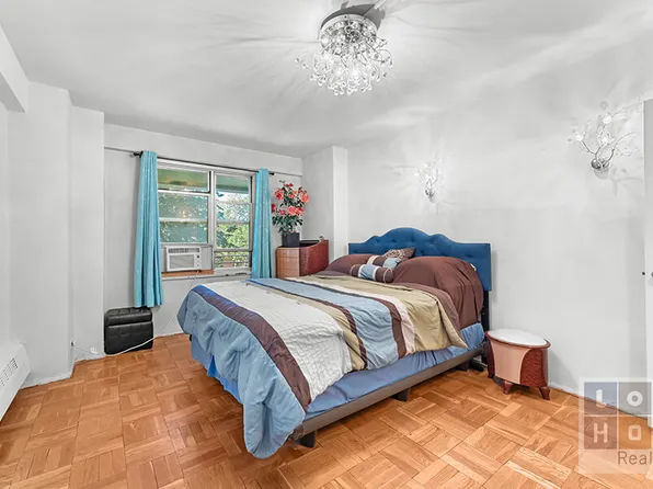 575 Grand Street image 12 of 23