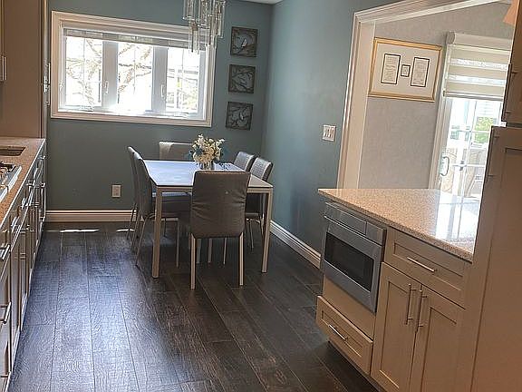 2nd image of 529 Harbor Dr