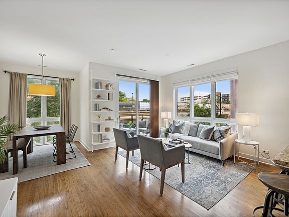 4th image of 1005 South Blvd #201