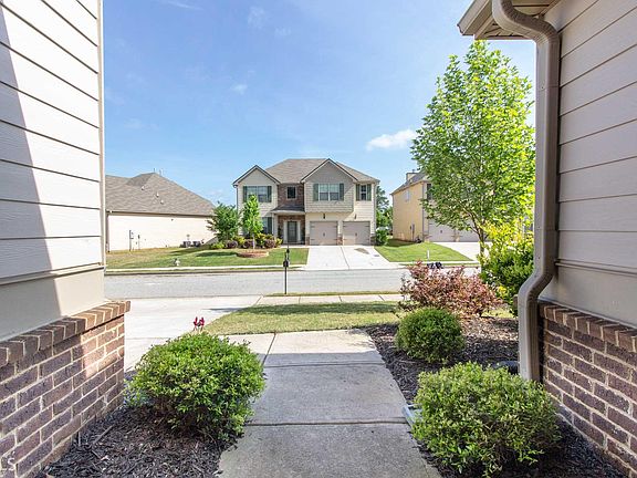 5th image of 27 Greencove Ct
