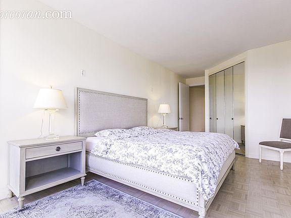 2nd image of 146 W 57th St APT 58B