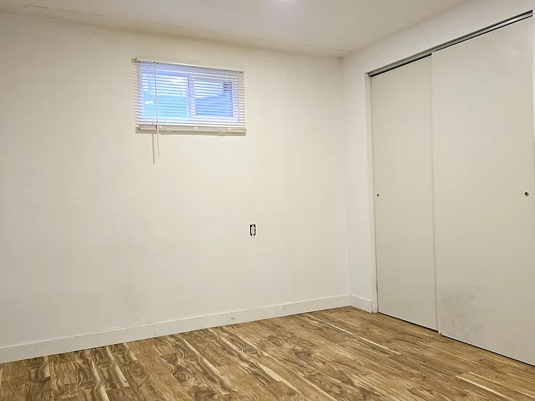 1073 S 800 E — Photo 12