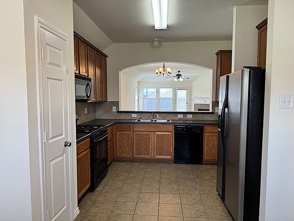 4th image of 4512 Chris Dr