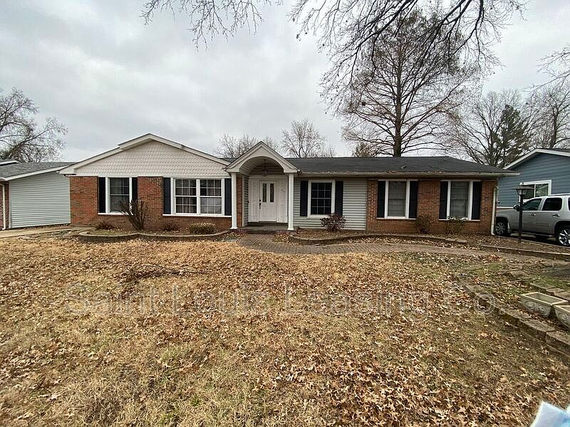1st image of 2027 Retford Dr