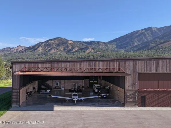 209 S Refuge Pkwy #25, Alpine, WY 83128