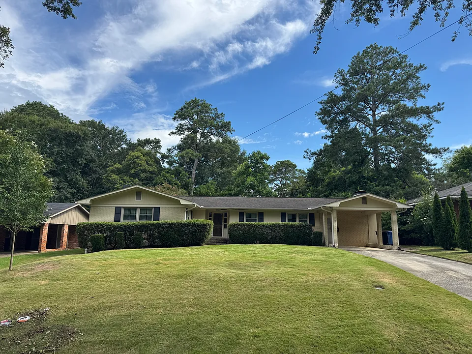 2922 Mary Ann Dr