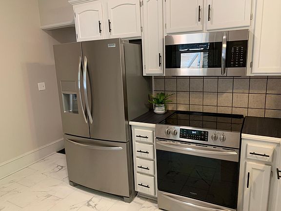4th image of 4126 McGee St